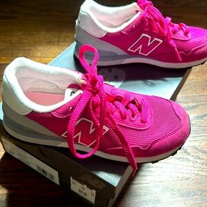 Kids New Balance sneakers pink like new! Size 1